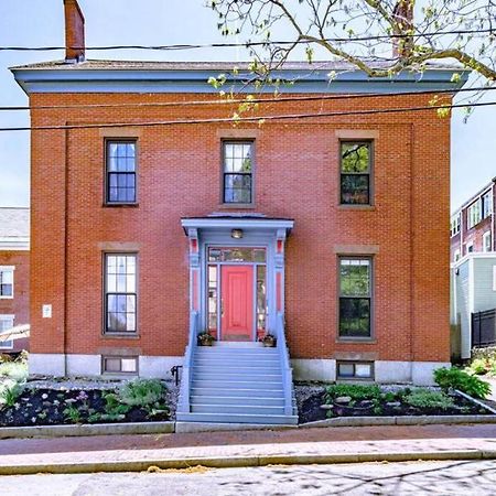 Historic Corner Apartment With Patio & Off Street Parking Portland Luaran gambar