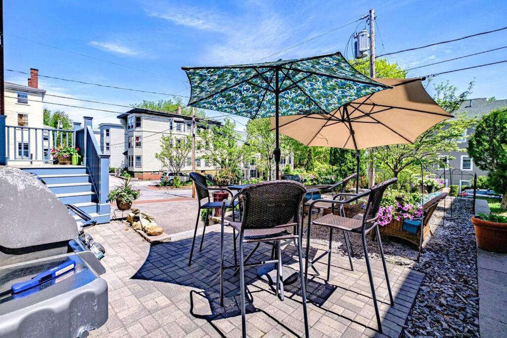 Historic Corner Apartment With Patio & Off Street Parking Portland Luaran gambar
